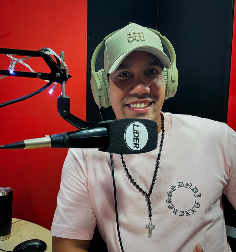 soycarlosolivares locutor AMANECERA Y VEREMOS